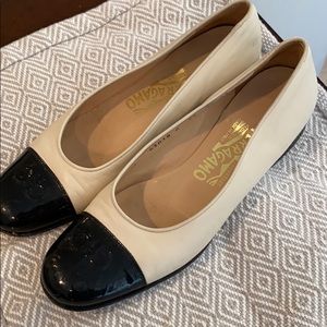 Vintage Ferragamo flats